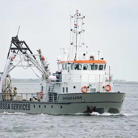 Naviculastar Hotel en barco
