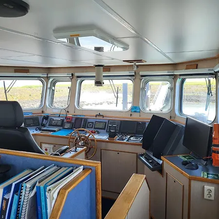 Naviculastar Hotel en barco Den Helder