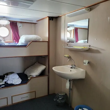 Naviculastar Hotel en barco