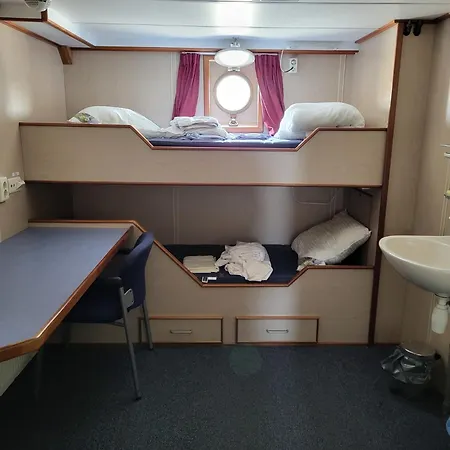 Naviculastar Hotel en barco Den Helder